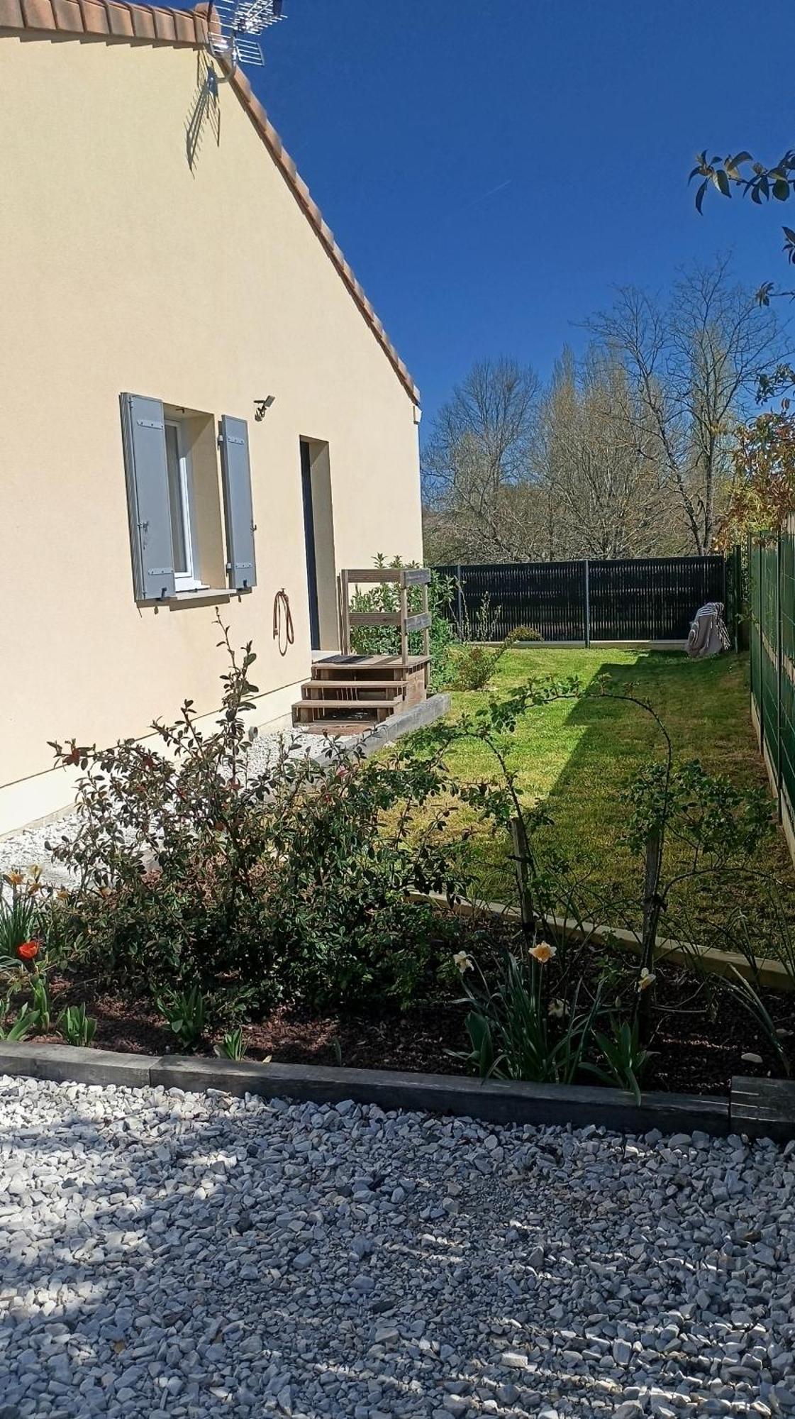 Meuble De Tourisme Classe 3 Etoiles Le Ptit Coin De Soleil - Saint Ciers D'Abzac Exterior photo